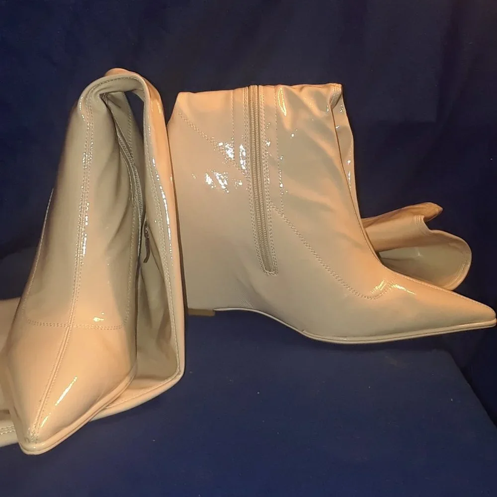 AZALEA WANG PULL UP WEDGE BOOT IN BONE ( BRAND NEW !!!!!)